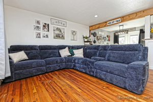 Homes for sale in Naugatuck, CT | 463 Mulberry St, Naugatuck, CT 06770 | MLS# 24137490