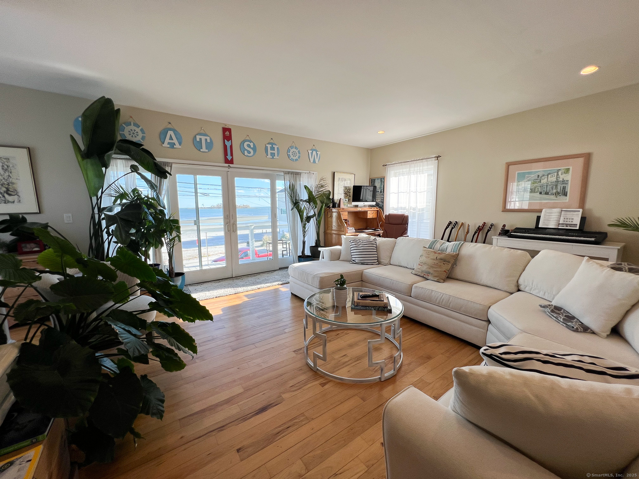 712 Broadway, Milford, 06460, 2 Bedrooms Bedrooms, 0 ,2 BathroomsBathrooms,Residential Rental,For Sale,Broadway,0,24136869