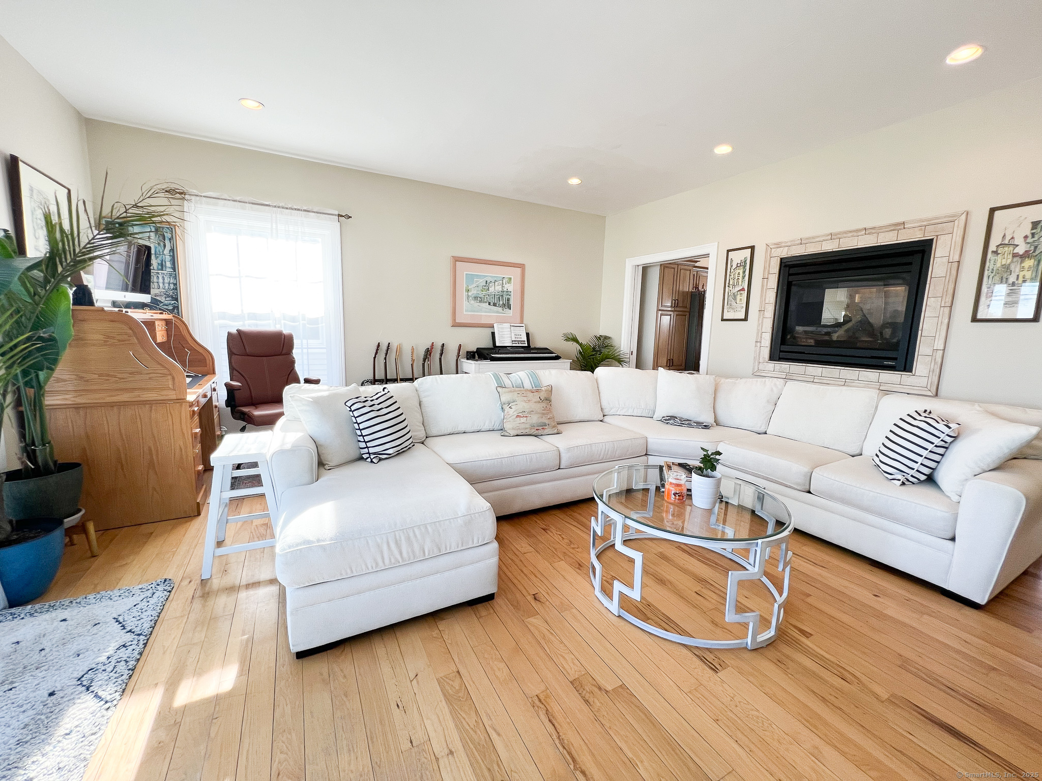 712 Broadway, Milford, 06460, 2 Bedrooms Bedrooms, 0 ,2 BathroomsBathrooms,Residential Rental,For Sale,Broadway,0,24136869