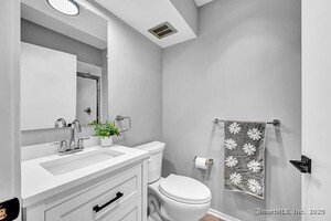 Homes for sale in Southbury, CT | 98 Heritage Vlg #D, Southbury, CT 06488 | MLS# 24136331