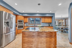 Homes for sale in Brookfield, CT | 6 Lyndenwood Dr, Brookfield, CT 06804 | MLS# 24138194