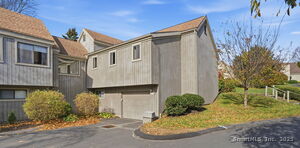 Homes for sale in Stratford, CT | 375 Piute Ln #B, Stratford, CT 06614 | MLS# 24138198