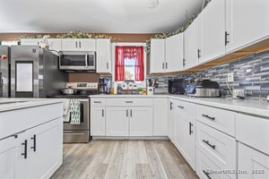 Homes for sale in Waterbury, CT | 3 Herkimer St, Waterbury, CT 06710 | MLS# 24138256