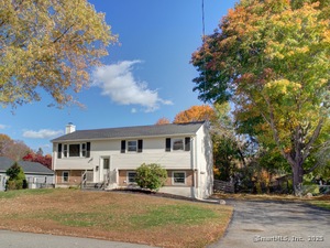 Homes for sale in Groton, CT | 12 Donna Dr, Groton, CT 06340 | MLS# 24137733