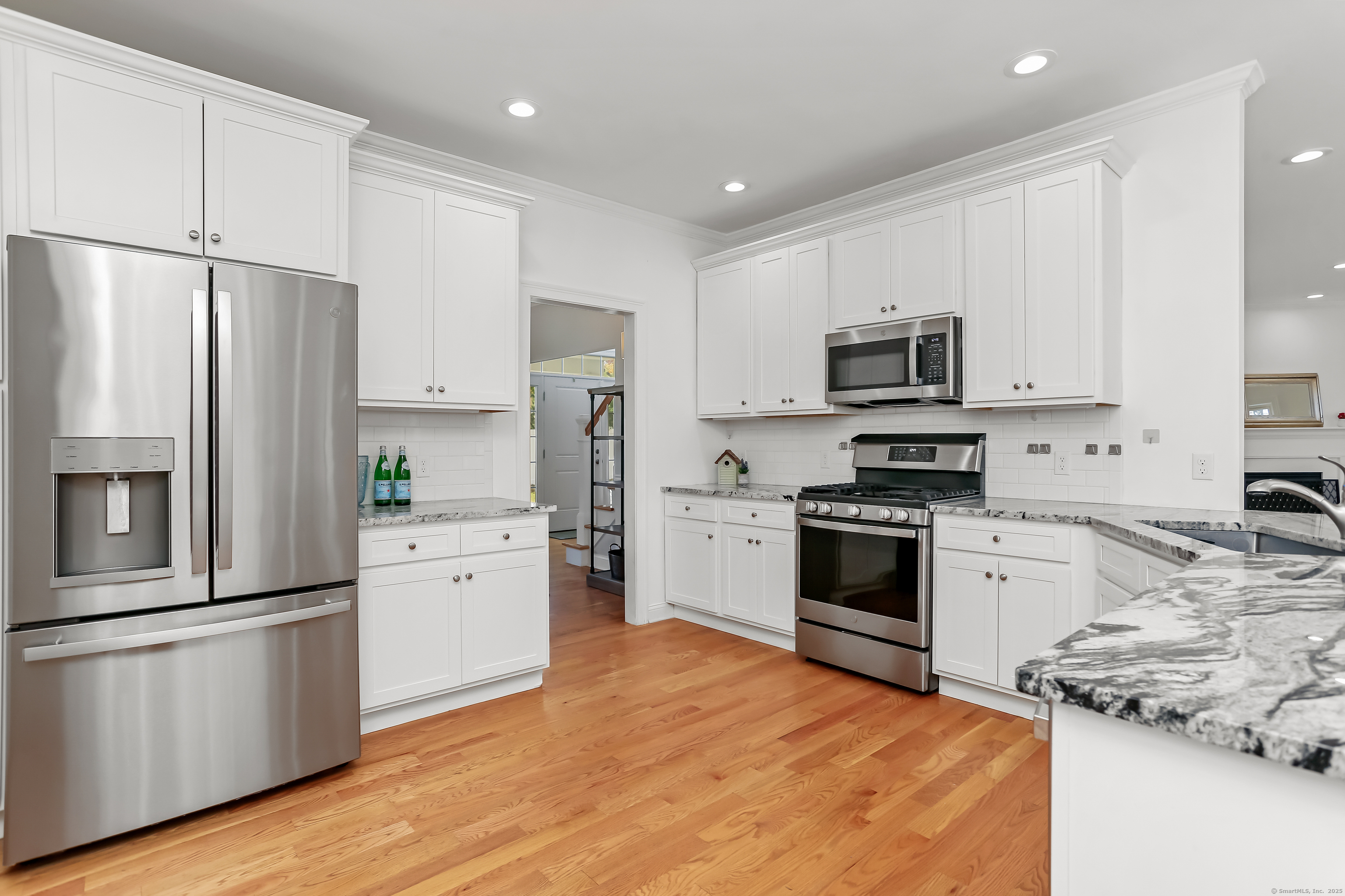 Photo 11 of 450 James Farm Road, Stratford, CT