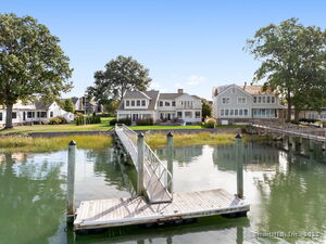 Homes for sale in Norwalk, CT | 9 Sylvester Ct, Norwalk, CT 06855 | MLS# 24138396