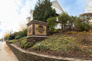 Homes for sale in West Hartford, CT | 49 Park Pl Cir #49, West Hartford, CT 06110 | MLS# 24138387