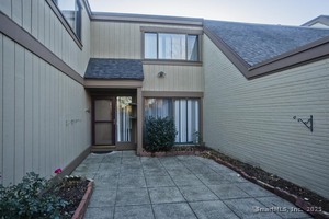 Homes for sale in Milford, CT | 85 Viscount Dr #1A, Milford, CT 06460 | MLS# 24137561