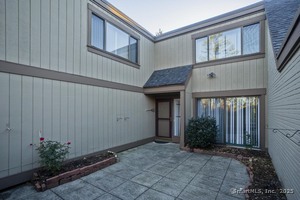 Homes for sale in Milford, CT | 85 Viscount Dr #1A, Milford, CT 06460 | MLS# 24137561