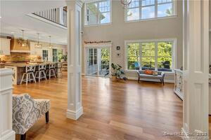 Homes for sale in Simsbury, CT | 36 Holcomb St, Simsbury, CT 06070 | MLS# 24138444