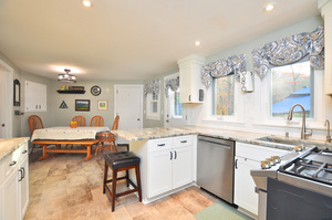 Homes for sale in Windsor, CT | 31 Parkwood Dr, Windsor, CT 06095 | MLS# 24133993