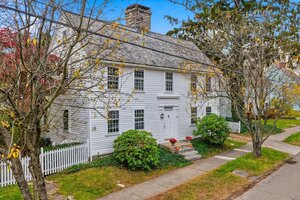 Homes for sale in Guilford, CT | 52 Fair St, Guilford, CT 06437 | MLS# 24138037