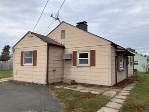 Homes for sale in Plainville, CT | 26 Mountain View Dr, Plainville, CT 06062 | MLS# 24138209