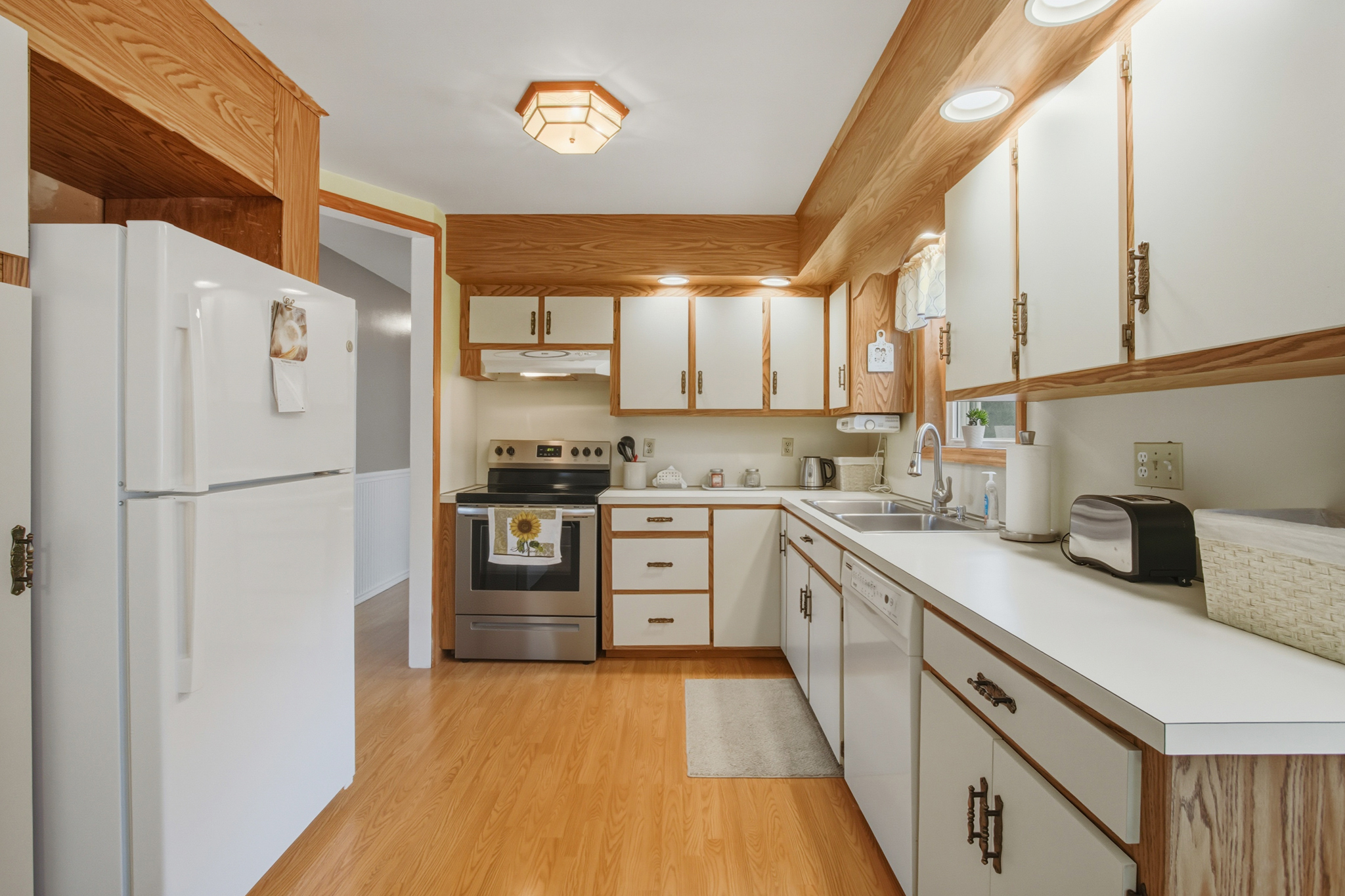 Photo 6 of 137 Maple Hill Road, Naugatuck, CT