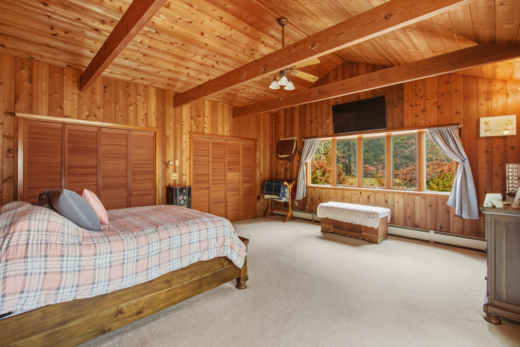 Photo 11 of 137 Maple Hill Road, Naugatuck, CT