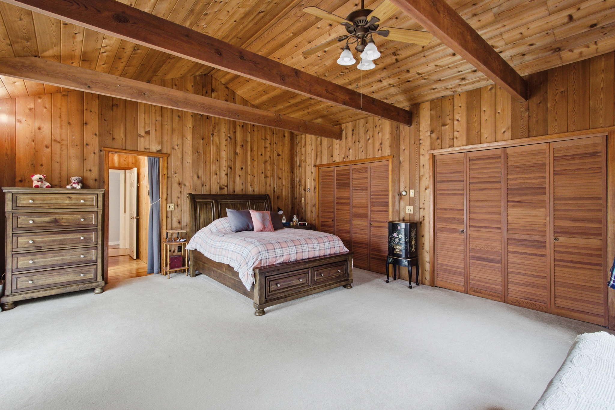 Photo 13 of 137 Maple Hill Road, Naugatuck, CT