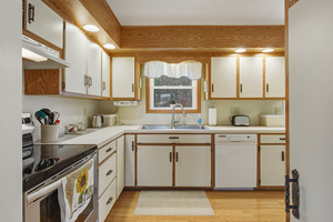 Homes for sale in Naugatuck, CT | 137 Maple Hill Rd, Naugatuck, CT 06770 | MLS# 24137638