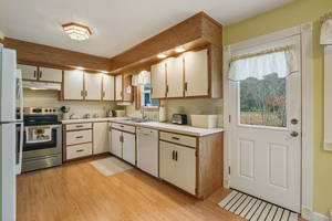 Homes for sale in Naugatuck, CT | 137 Maple Hill Rd, Naugatuck, CT 06770 | MLS# 24137638