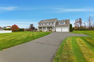 Homes for sale in East Windsor, CT | 10 Hayfield Ln, East Windsor, CT 06016 | MLS# 24138506