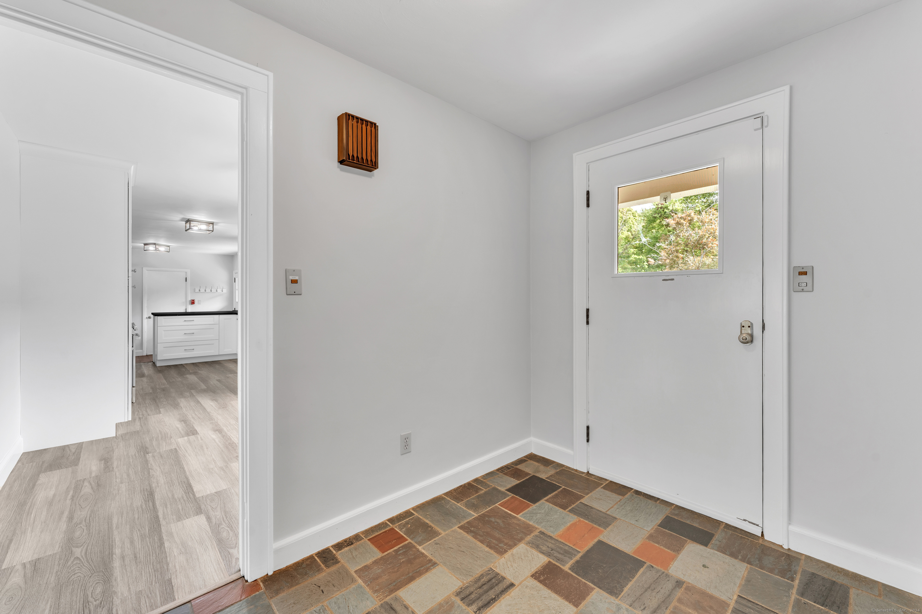 Photo 5 of 1127 East Street, Suffield, CT