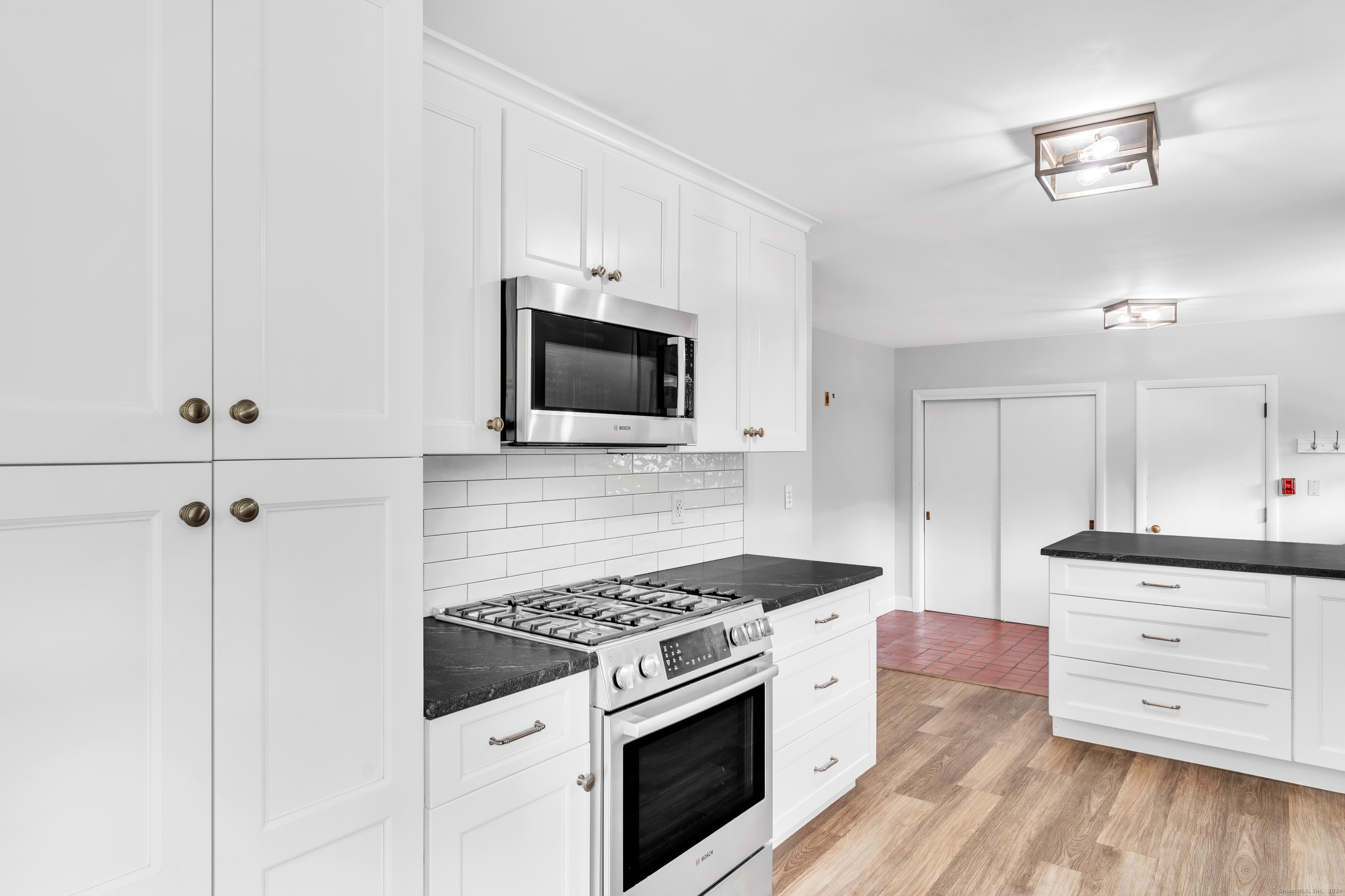 Photo 7 of 1127 East Street, Suffield, CT