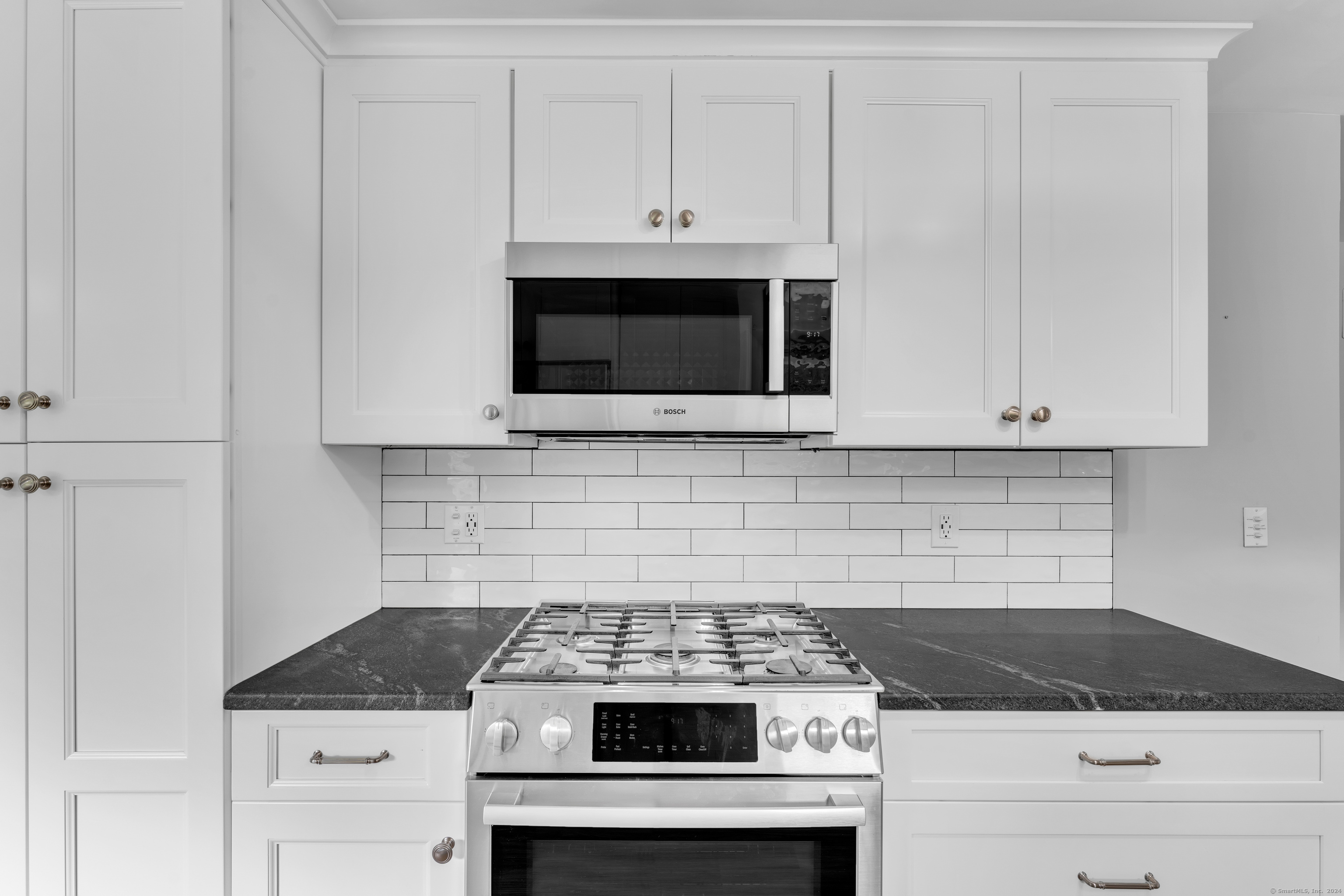 Photo 10 of 1127 East Street, Suffield, CT