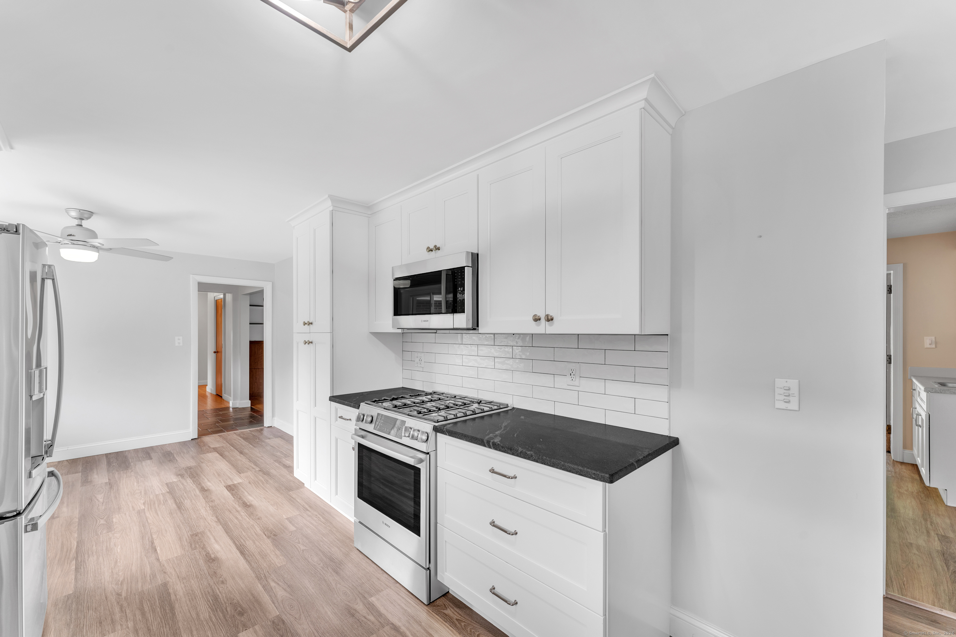 Photo 12 of 1127 East Street, Suffield, CT