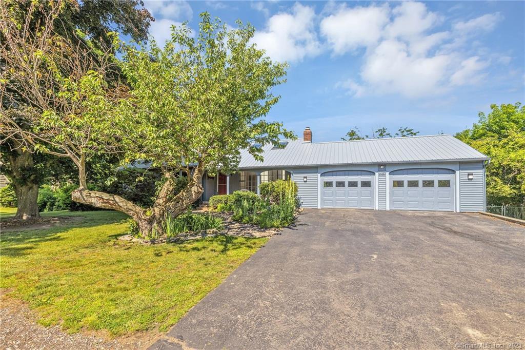 Photo 2 of 1467 East Street, Suffield, CT