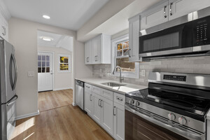 Homes for sale in West Haven, CT | 50 Morris Ave, West Haven, CT 06516 | MLS# 24138610