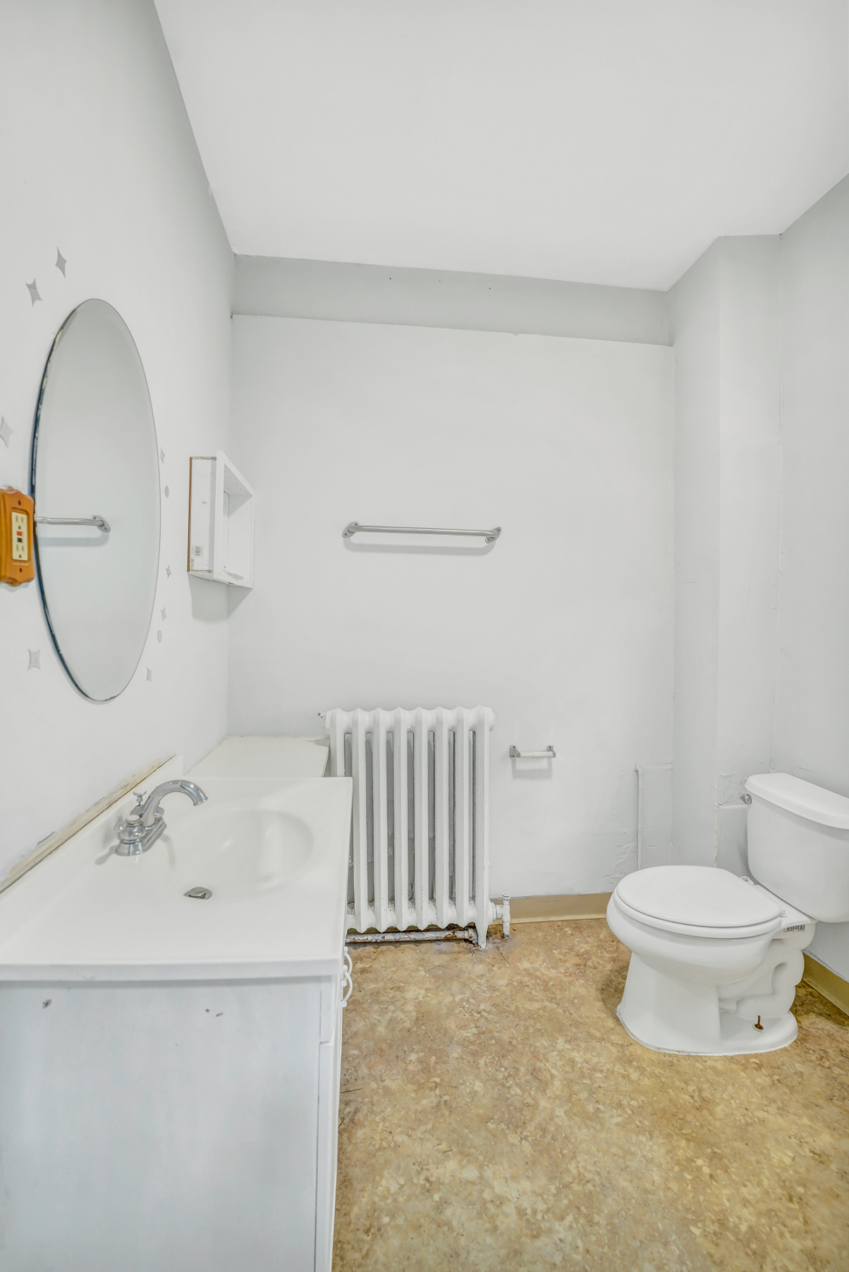 4 Templeton, Waterbury, 06710, 2 Bedrooms Bedrooms, 0 ,1 BathroomBathrooms,Residential Rental,For Sale,Templeton,0,24138746