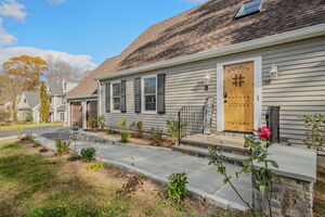 Homes for sale in Guilford, CT | 15 Briarwood Dr, Guilford, CT 06437 | MLS# 24128358