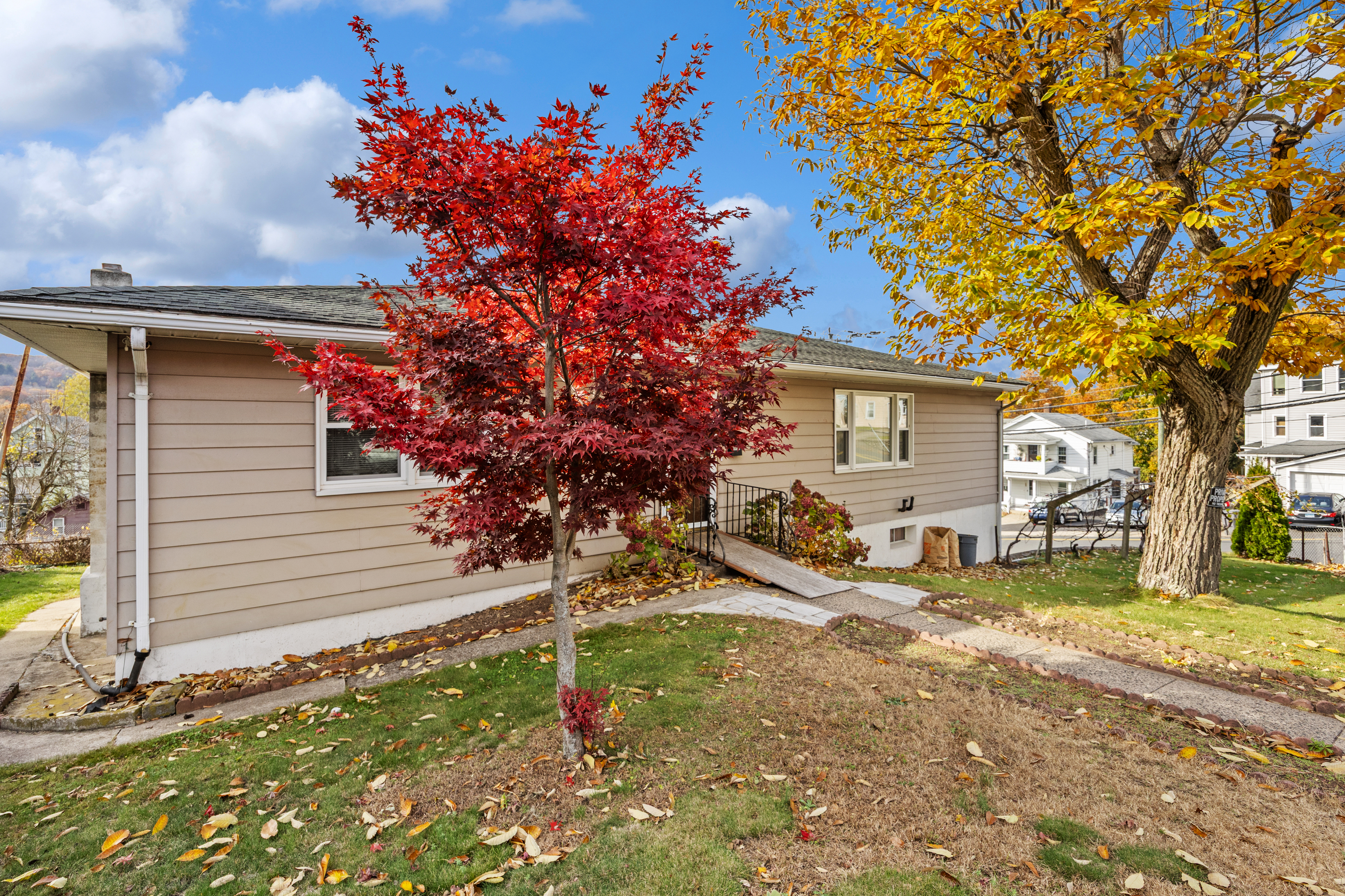 3 Maple, Naugatuck, 06770, 2 Bedrooms Bedrooms, 0 ,2 BathroomsBathrooms,Single Family For Sale,For Sale,Maple,0,24138838