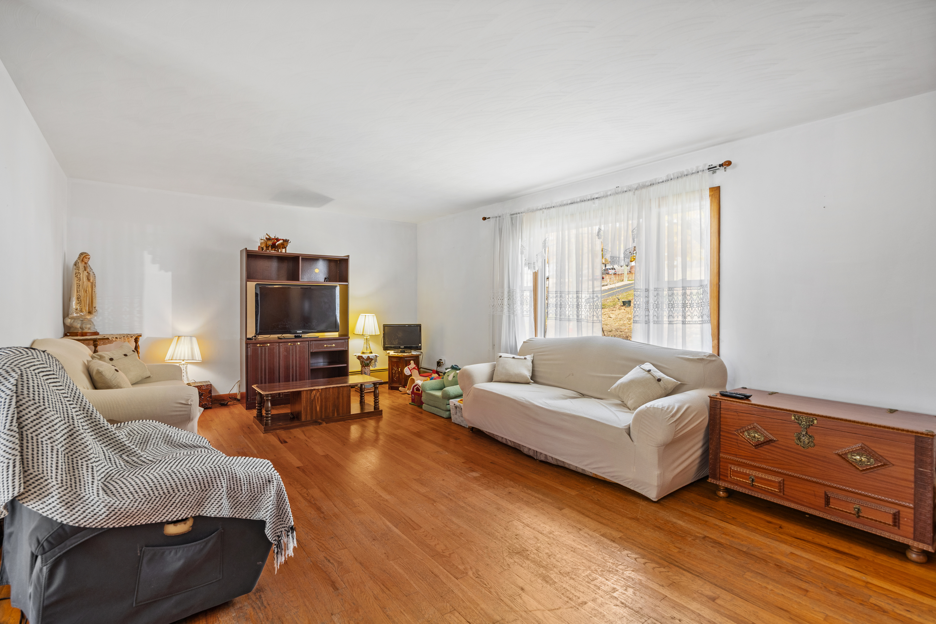 3 Maple, Naugatuck, 06770, 2 Bedrooms Bedrooms, 0 ,2 BathroomsBathrooms,Single Family For Sale,For Sale,Maple,0,24138838