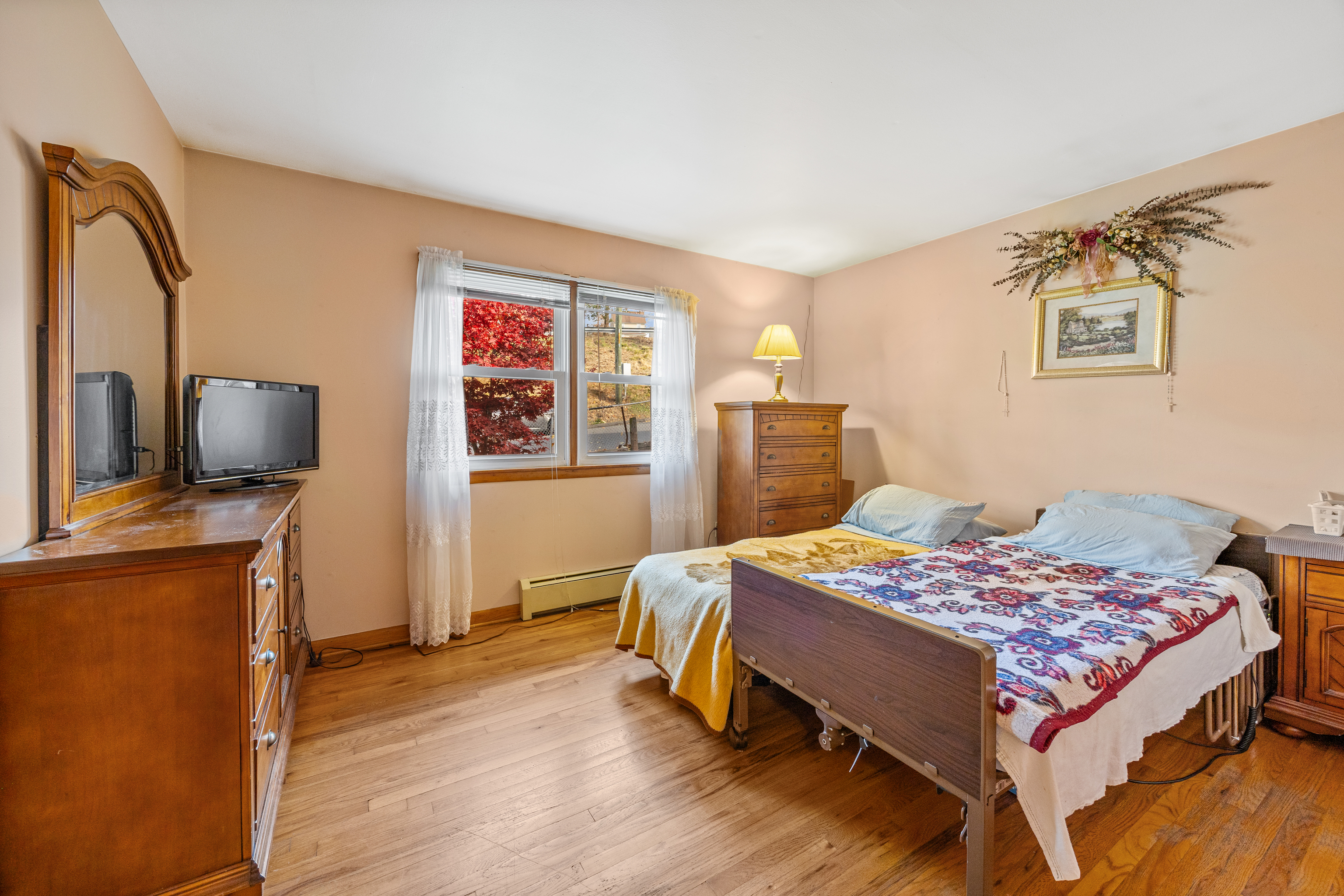 3 Maple, Naugatuck, 06770, 2 Bedrooms Bedrooms, 0 ,2 BathroomsBathrooms,Single Family For Sale,For Sale,Maple,0,24138838