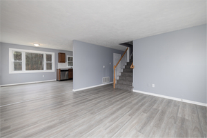 Homes for sale in Naugatuck, CT | 21 Longwood Dr, Naugatuck, CT 06770 | MLS# 24138916