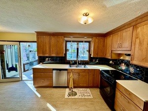 Homes for sale in Ledyard, CT | 17 Inchcliffe Dr, Ledyard, CT 06335 | MLS# 24138965