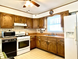 Homes for sale in Wethersfield, CT | 70 Stillman Rd, Wethersfield, CT 06109 | MLS# 24138409