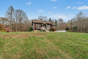 Homes for sale in Oxford, CT | 338 Quaker Farms Rd, Oxford, CT 06478 | MLS# 24138392