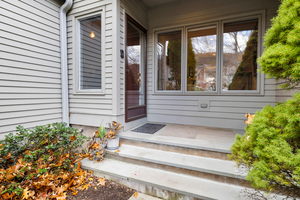 Homes for sale in Avon, CT | 5 Thistle Holw #5, Avon, CT 06001 | MLS# 24131196