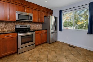 Homes for sale in Stamford, CT | 52 Randall Ave #APT 8, Stamford, CT 06905 | MLS# 24139004