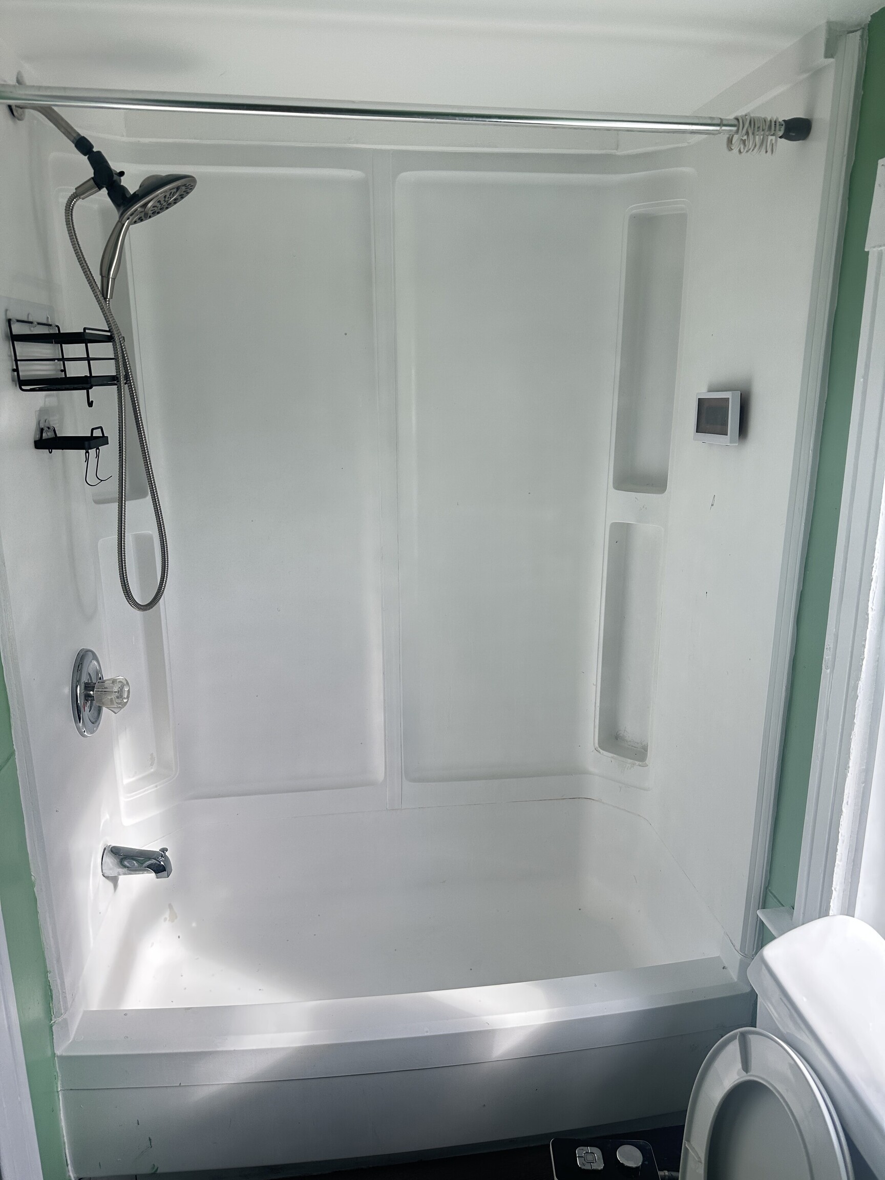 4 Tower, East Hartford, 06108, 2 Bedrooms Bedrooms, 0 ,1 BathroomBathrooms,Residential Rental,For Sale,Tower,0,24138861