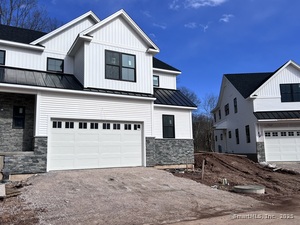 Homes for sale in Guilford, CT | 33 Village Cir #33, Guilford, CT 06437 | MLS# 24139166