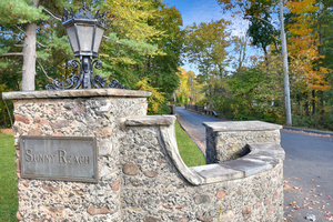 Homes for sale in West Hartford, CT | 15 Sunny Reach Dr, West Hartford, CT 06117 | MLS# 24139076