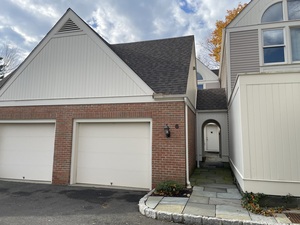 Homes for sale in Darien, CT | 8 Sedgwick Village Ln, Darien, CT 06820 | MLS# 24138189