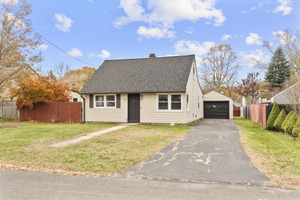 Homes for sale in Meriden, CT | 16 Greenway Pl, Meriden, CT 06451 | MLS# 24139136