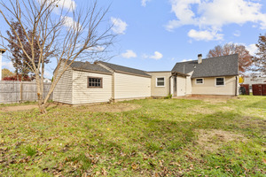 Homes for sale in Meriden, CT | 16 Greenway Pl, Meriden, CT 06451 | MLS# 24139136