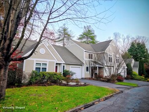 Homes for sale in Avon, CT | 15 Greenwich Ln #15, Avon, CT 06001 | MLS# 24137364