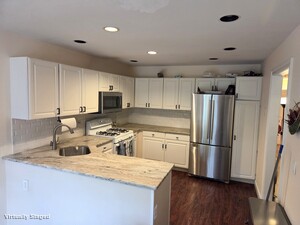 Homes for sale in Avon, CT | 15 Greenwich Ln #15, Avon, CT 06001 | MLS# 24137364