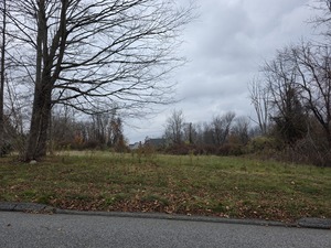 Homes for sale in Montville, CT | 2 Lorrie Anne Dr, Montville, CT 06370 | MLS# 24139159