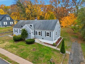 Homes for sale in Manchester, CT | 80 Hemlock St, Manchester, CT 06040 | MLS# 24139254